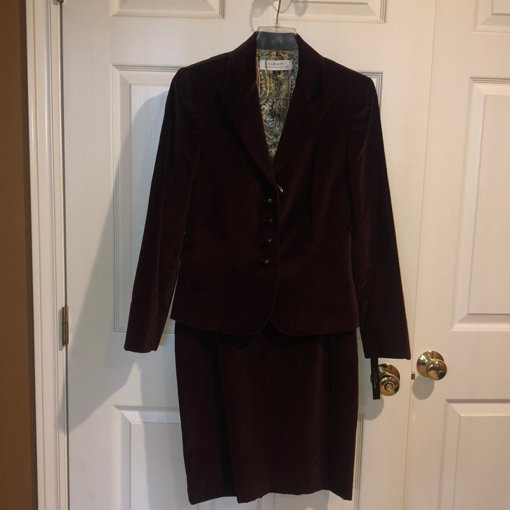 Beautiful burgundy velvet Tahari size 8 suit.